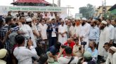 সিলেটের যত প্রকল্প আছে দ্রুত বাস্তবায়ন করা হবে : আরিফের গণঅবস্থানে এসে ডিসি