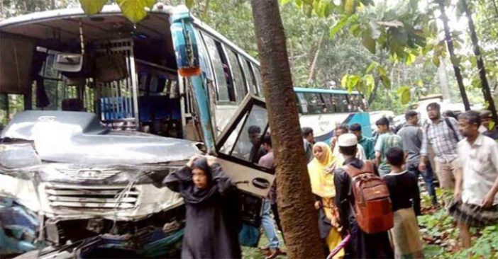 চকোরিয়ায় বাস-মাইক্রোবাস সংঘর্ষ, একই পরিবারের ৫ জন নিহত