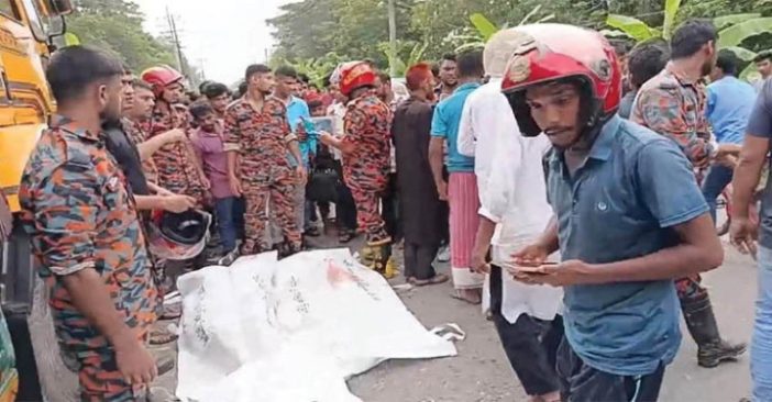 নোয়াখালীতে ট্রাক-অটোরিকশা সংঘর্ষে দুই শিক্ষার্থীসহ নিহত ৬