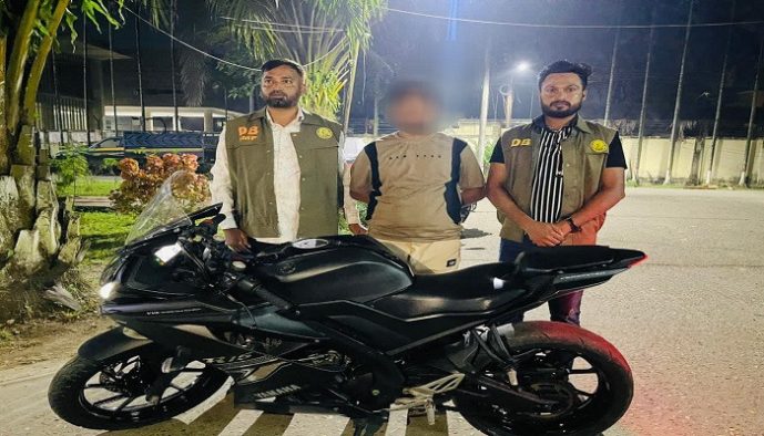 সিলেটে অবৈধ ভারতীয় মোটরসাইকেলসহ যুবক গ্রেপ্তার