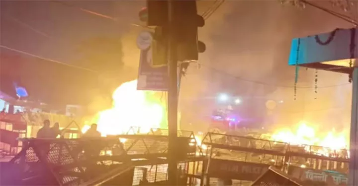 দিল্লিতে ভয়াবহ বিস্ফোরণে নিহত অন্তত ৮