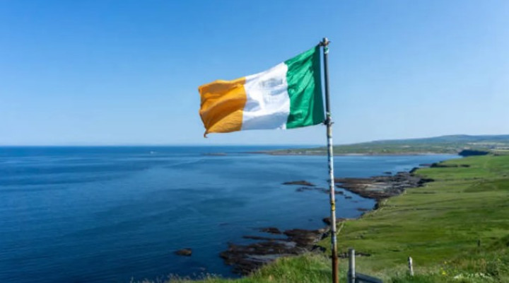 অভিবাসননীতিতে কঠোর হলো আয়ারল্যান্ড