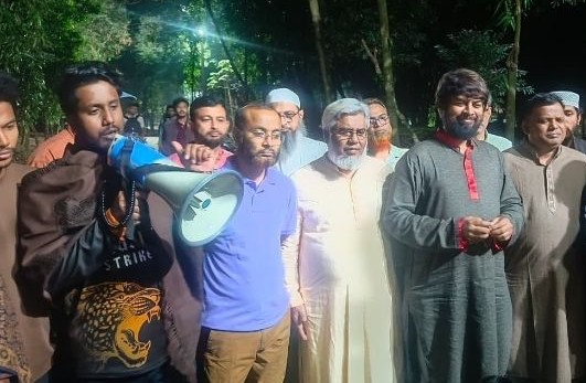 ভিসি, প্রো-ভিসির আশ্বাসে শাকসু নির্বাচনের দাবিতে অবস্থান প্রত্যাহার