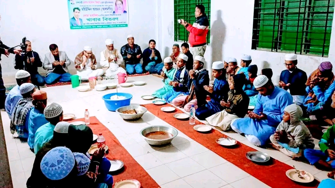 খালেদা জিয়ার সুস্থতা কামনায় বিএনপি নেতা মহিউদ্দিন আলমগীরের দোয়া মাহফিল ও খাবার বিতরণ