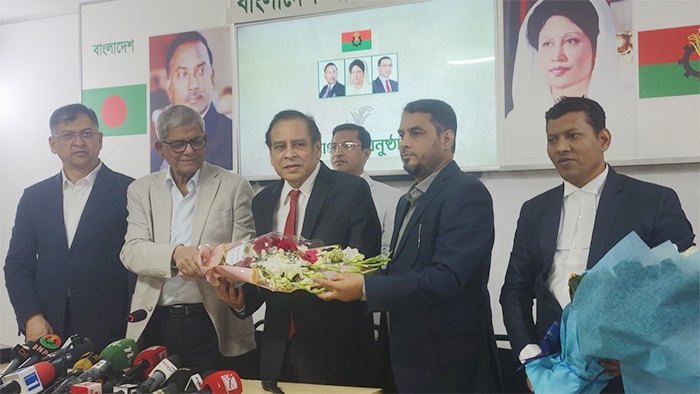 বিএনপিতে যোগ দিলেন রেজা কিবরিয়া