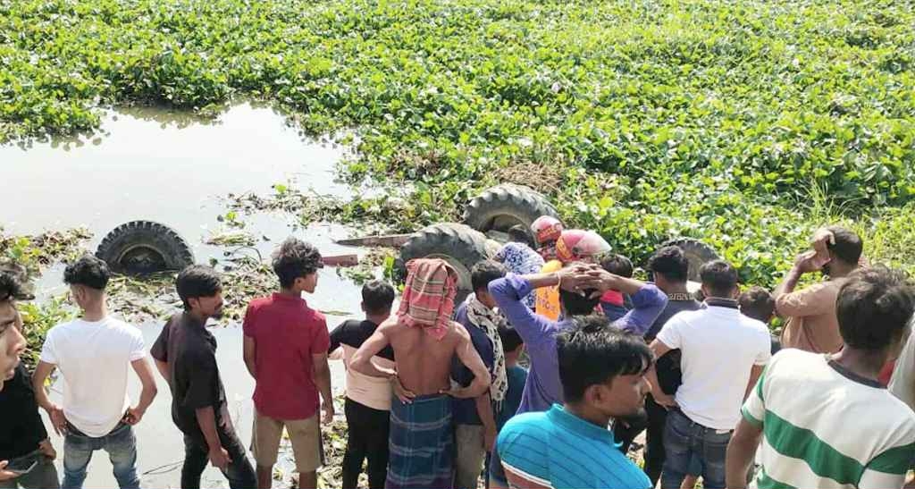 ট্রলি উলটে নদীতে পড়ে একই পরিবারের ৩ নারী নিহত