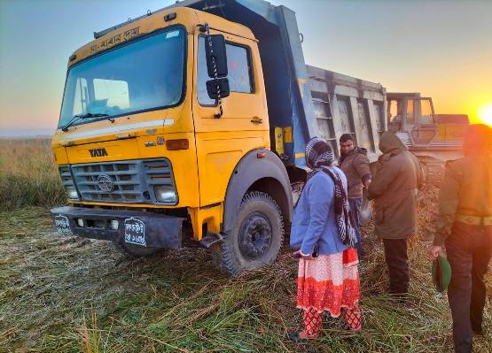 জৈন্তাপুরে অবৈধভাবে মাটি কাটার দায়ে একজনকে লাখ টাকা জরিমানা