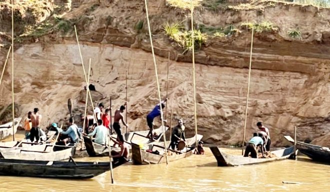 জৈন্তাপুরে অবৈধ বালু উত্তোলনের দায়ে ২ জনের কারাদণ্ড