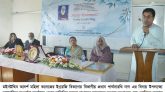 মইনউদ্দিন আদর্শ মহিলা কলেজের ইংরেজি বিভাগের বিভাগীয় প্রধান অধ্যাপক পার্থসারথি নাগকে বিদায়ী সংবর্ধনা