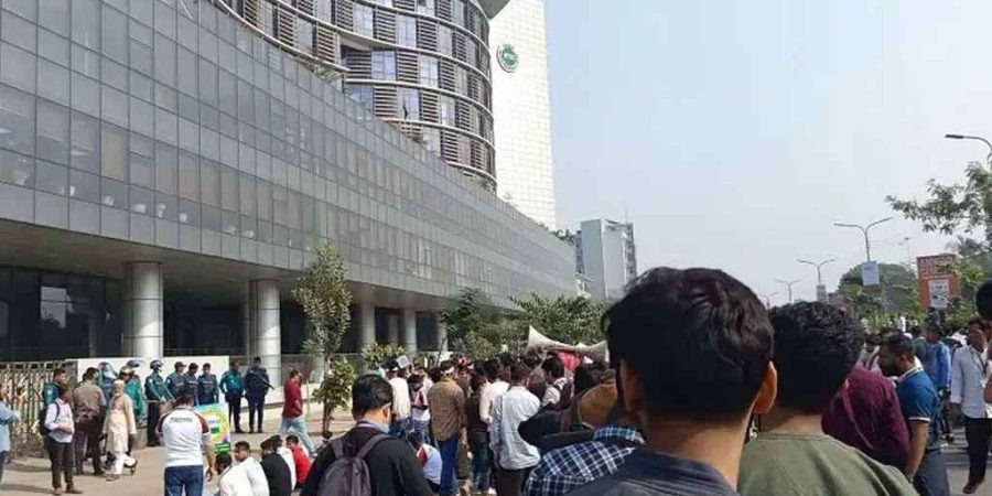 বিটিআরসির আশ্বাসে মোবাইল ব্যবসায়ীদের অবরোধ স্থগিত