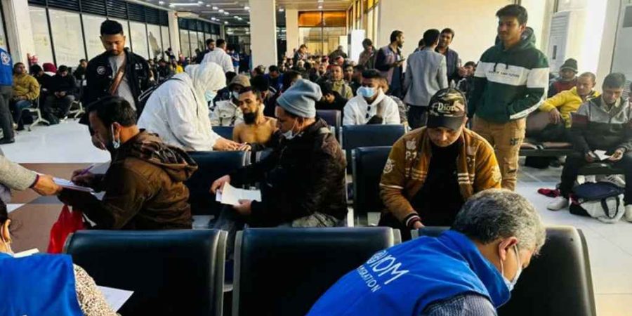 লি‌বিয়া থে‌কে দে‌শে ফির‌লেন আরও ৩১০ বাংলাদেশি