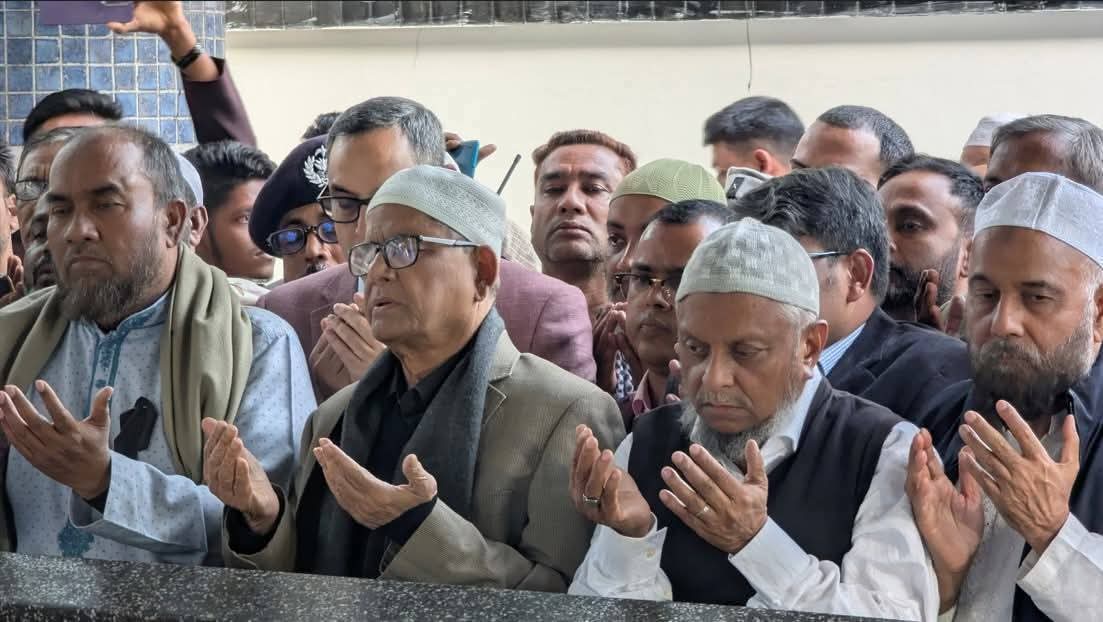 হযরত শাহজালাল ও শাহপরাণ (র.) এর মাজার জিয়ারত করলেন মির্জা ফখরুল 