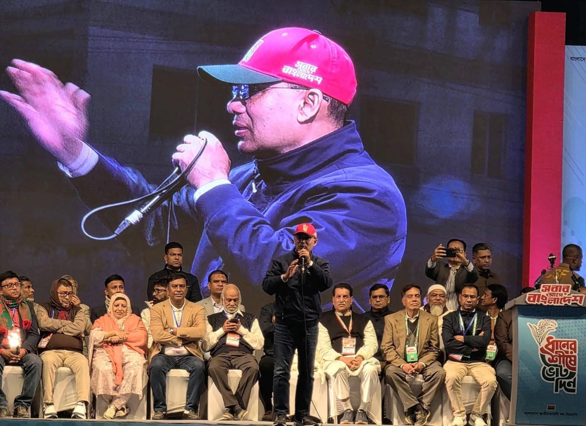 সাত জেলায় নির্বাচনি সমাবেশ শেষে ভোরে ঢাকায় ফিরলেন তারেক রহমান