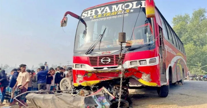 হবিগঞ্জে বাস চাপায় অটোরিকশা চালকের মৃত্যু