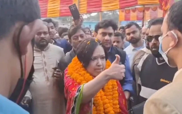রুমিন ফারহানাকে ৪০ হাজার টাকা জরিমানা