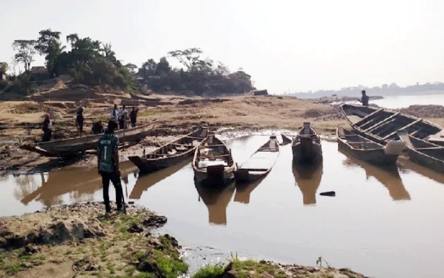 ধলাই নদীতে অবৈধ বালু-পাথর উত্তোলন, ১১০ নৌকা ধ্বংস
