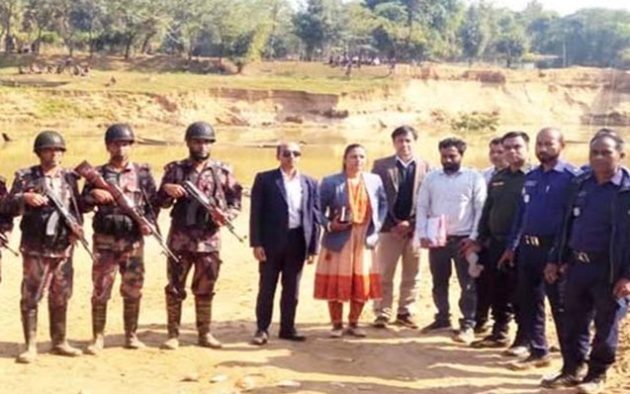 জৈন্তাপুরে টাস্কফোর্স অভিযানে ২০ হাজার ঘনফুট বালু জব্দ, ৫০টি নৌকা ধ্বংস