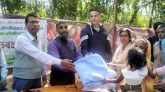 কমলগঞ্জে প্রতিবন্ধী চা শ্রমিকদের মাঝে শীতবস্ত্র বিতরণ