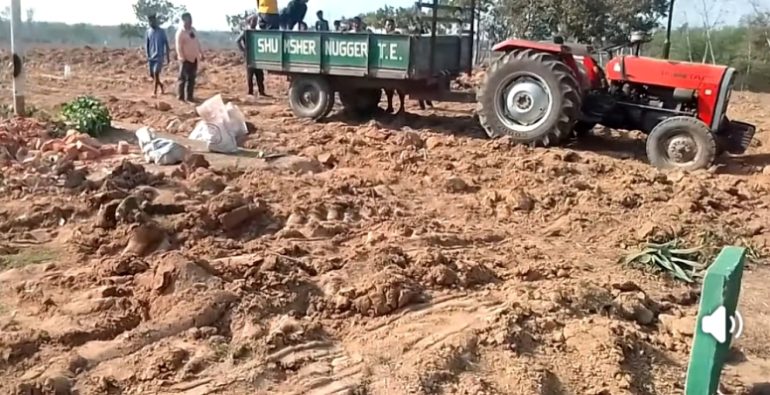 কমলগঞ্জের অন্যতম পর্যটন কেন্দ্র শমশেরনগর গল্ফ মাট খুঁড়ে ফেলছে বাগান কর্তৃপক্ষ