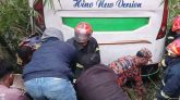 মাদারীপুরে নিয়ন্ত্রণ হারিয়ে বাস খাদে, নিহত ৬