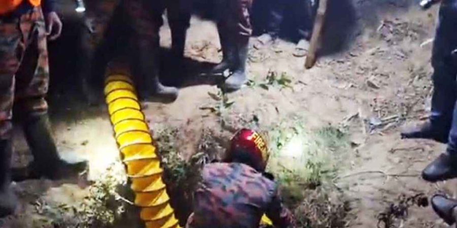 চট্টগ্রামে নলকূপের গভীর গর্তে পড়ে শিশুর মৃত্যু