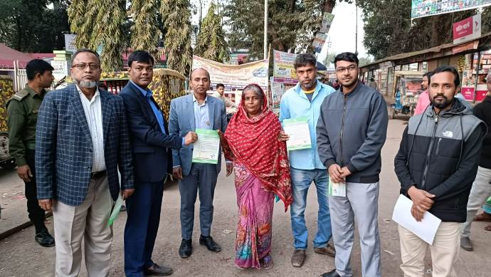 জৈন্তাপুরে গণভোট সম্পর্কে সচেতনতা সৃষ্টিতে লিফলেট বিতরণ