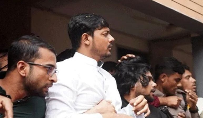 জামায়াত-জোটের প্রার্থী নাসীরুদ্দীন পাটওয়ারীকে আবারও ডিম নিক্ষেপ