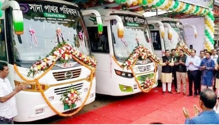 সিলেটে সাদা পাথর পরিবহনের বহরে যুক্ত হলো ৩টি আধুনিক বাস