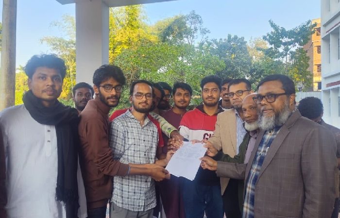 যথাসময়ে শাকসু নির্বাচনের দাবি, অঙ্গীকারনামায় স্বাক্ষরে আপত্তি প্রার্থীদের