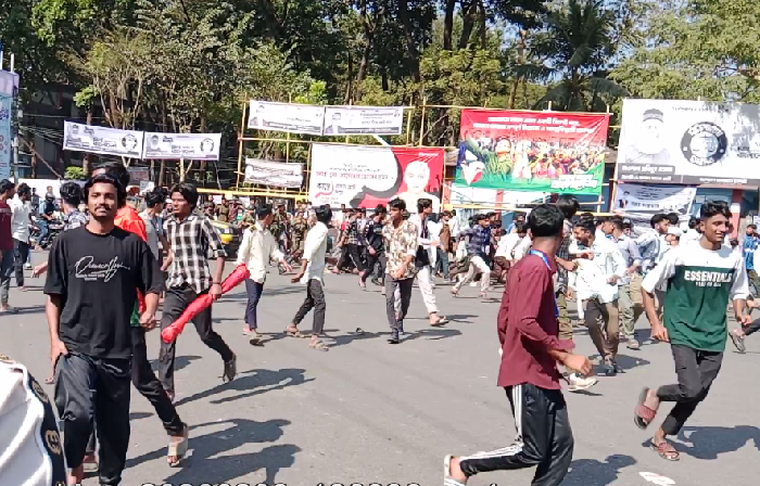 কারিগরি শিক্ষার্থীদের সঙ্গে ধাওয়া-পাল্টা ধাওয়া