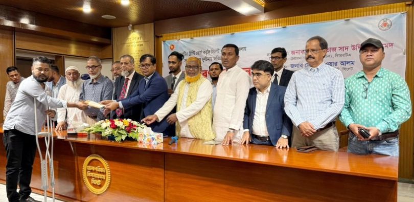 সিলেটে সড়ক দূর্ঘটনায় ক্ষতিগ্রস্ত ৯৪টি পরিবারকে ৩ কোটি টাকার চেক দিলো বিআরটিএ