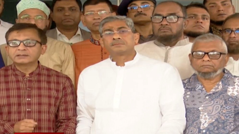 সিলেটে বাণিজ্যমন্ত্রীঃ ব্যক্তি পর্যায়ে নয়, জিডিপির অনুপাতে ট্যাক্স বাড়ানোর কথা বলেছেন অর্থমন্ত্রী