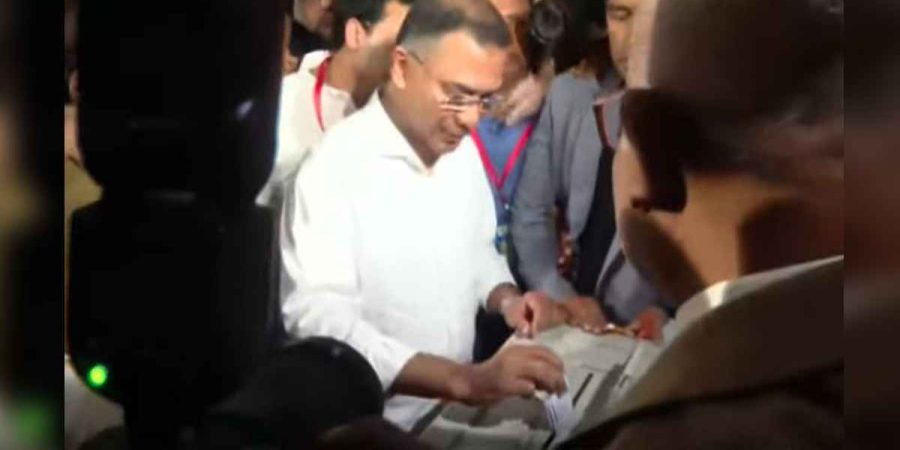 ভোট দিলেন তারেক রহমান