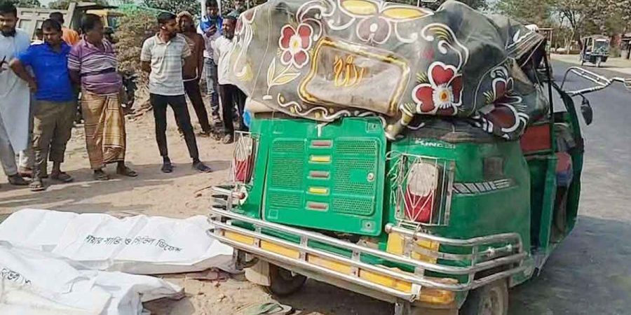 কুষ্টিয়ায় অটোরিকশা-ট্রাকের মুখোমুখি সংঘর্ষ, নিহত ৫