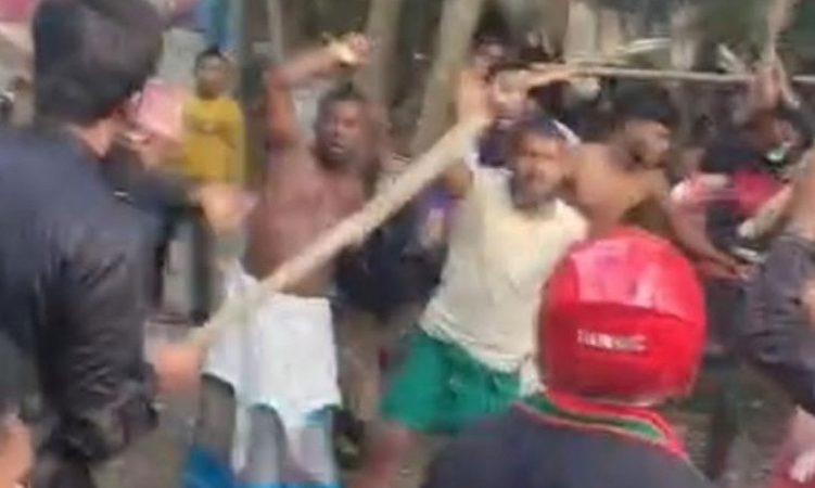 ভোট চাওয়া নিয়ে বিএনপি-জামায়াতের সংঘর্ষে আহত ১৫