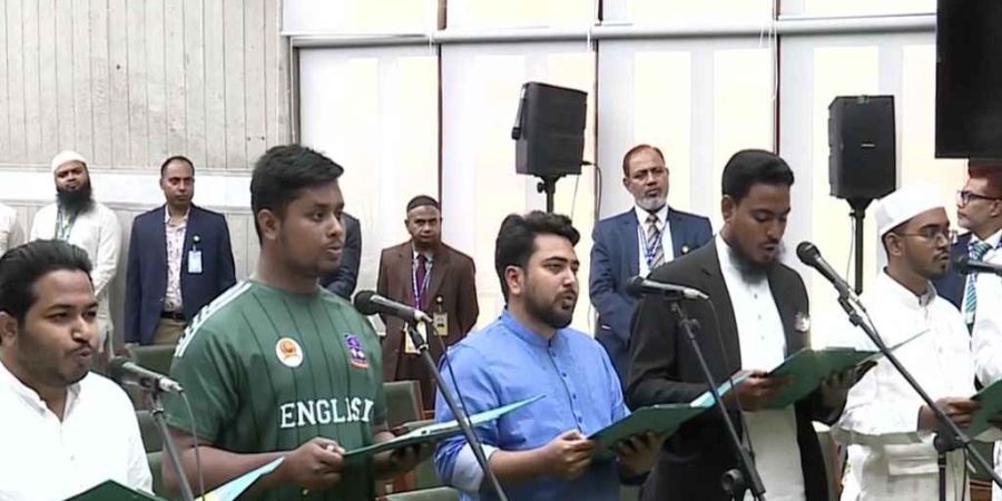 শপথ নিলেন এনসিপির এমপিরা