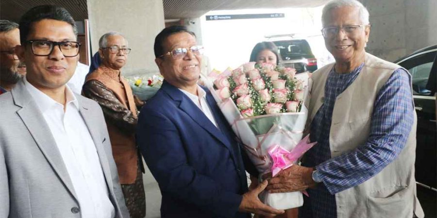 ১৮ মাস পর নিজ প্রতিষ্ঠানে ফিরলেন ড. মুহাম্মদ ইউনূস