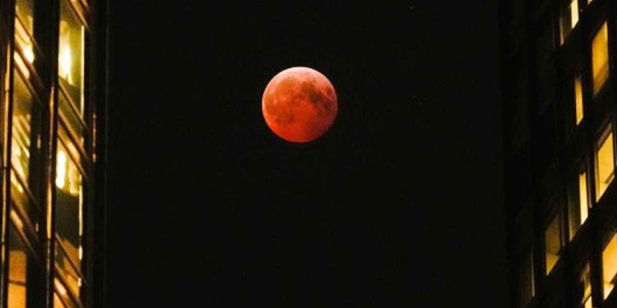 বাংলাদেশ থেকে আজ দেখা যাবে পূর্ণগ্রাস চন্দ্রগ্রহণ