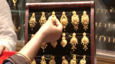 দেশের বাজারে কমলো স্বর্ণের দাম