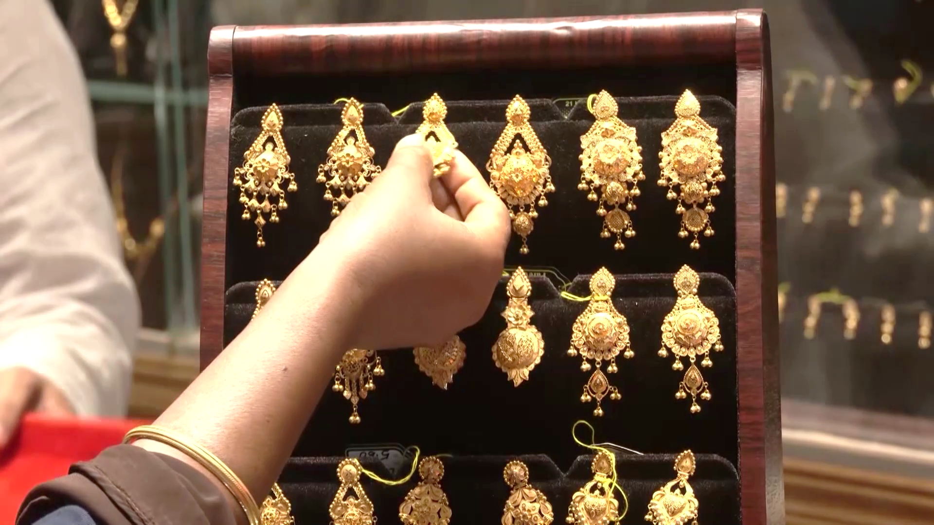একদিনের ব্যবধানে ফের বাড়ল স্বর্ণের দাম