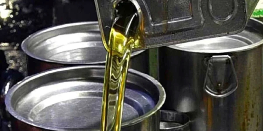 সারাদেশে খোলা বাজারে ডিজেল-পেট্রোল বিক্রি বন্ধের নির্দেশ