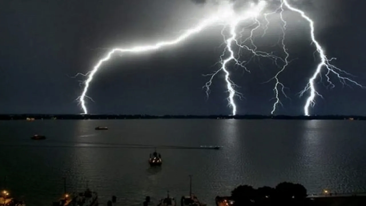 কোম্পানীগঞ্জে মাছ ধরতে গিয়ে বজ্রপাতে জেলের মৃত্যু