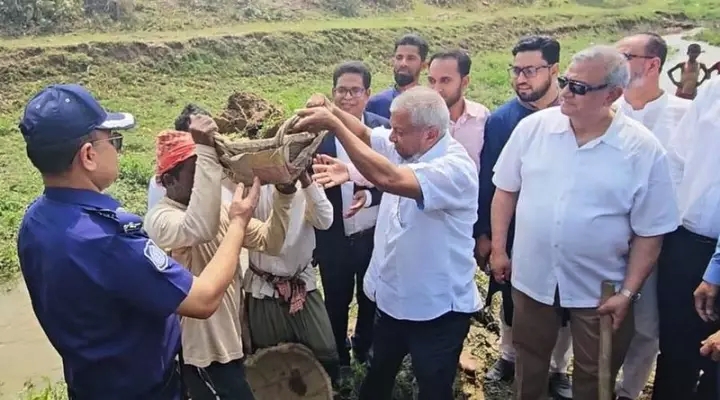 খাল পুনঃখননে কৃষিতে তিন গুণ ফসল উৎপাদন হবে : প্রবাসীকল্যাণমন্ত্রী
