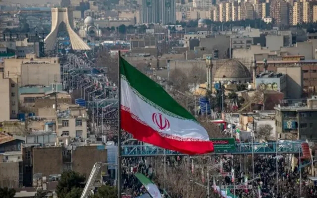 যুদ্ধের মধ্যেই বড় দুঃসংবাদ পেল ইরান