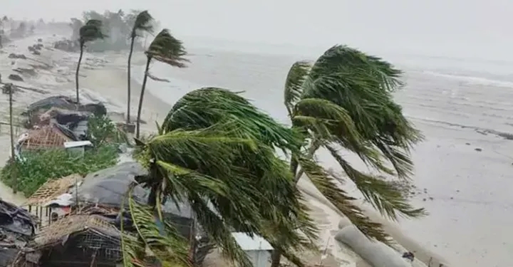 সারাদেশে টানা ৫ দিন ঝড় ও শিলাবৃষ্টির আভাস