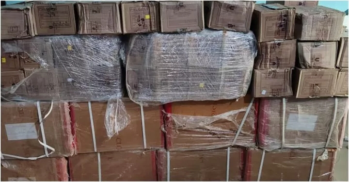 সিলেটে ১২ লাখ টাকার অবৈধ ভারতীয় পণ্যসহ পিকআপ আটক