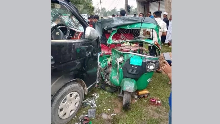 শ্রীমঙ্গলে অটোরিকশা-মাইক্রোবাস সংঘর্ষে নিহত ৩