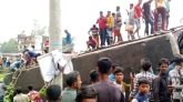 হবিগঞ্জে যাত্রীবাহী বাস উল্টে খাদে, আহত ১০