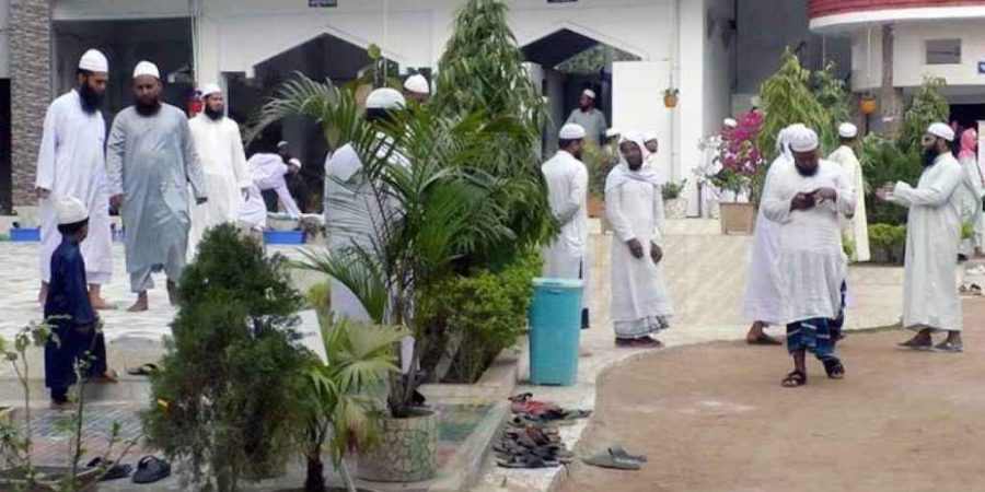 দেশের এক মসজিদে ইতিকাফে বসেছেন দেশি-বিদেশি ১৬০০ মুসল্লি