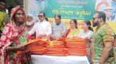 কমলগঞ্জে মুন্সীবাড়ির উদ্যোগে ৩০০ মানুষের মধ্যে বস্ত্র বিতরণ